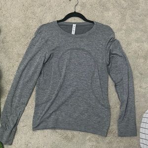 Lulu lemon Swiftly Relaxed long sleeve shirt. Grey size 4.